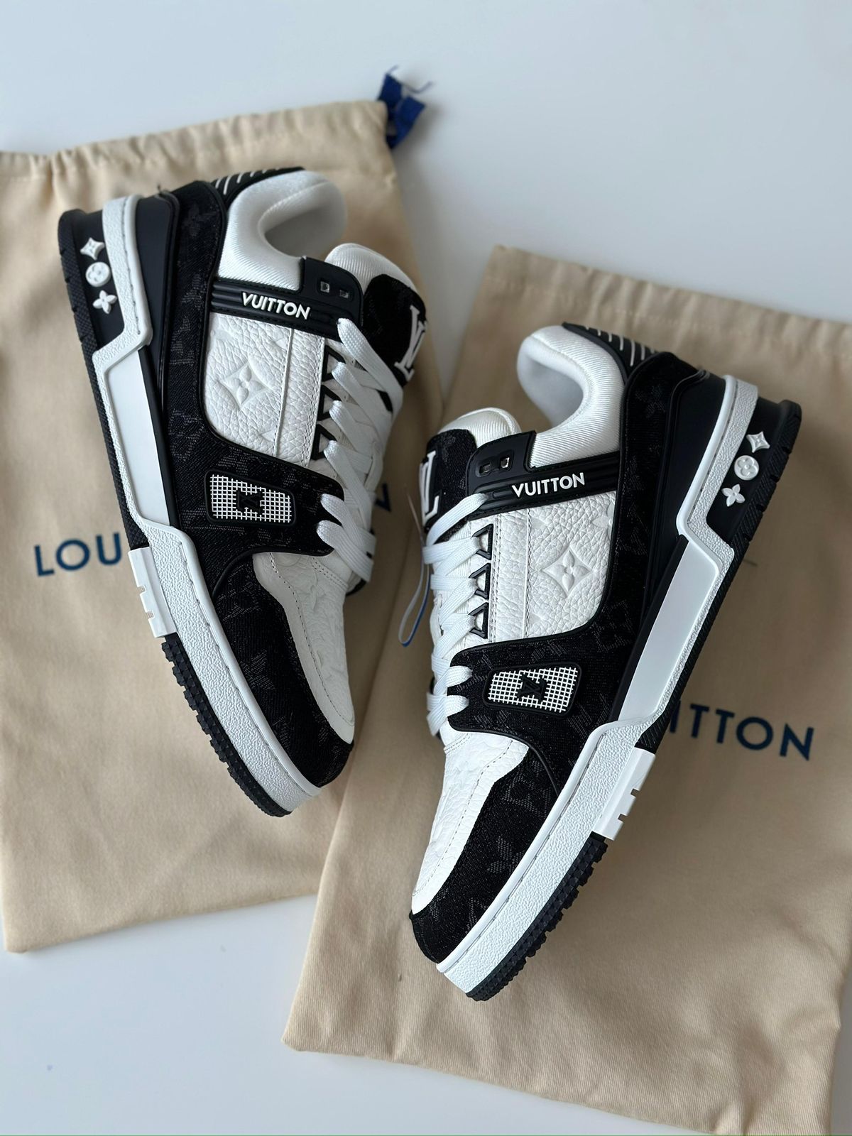 LV WHITE X BLACK